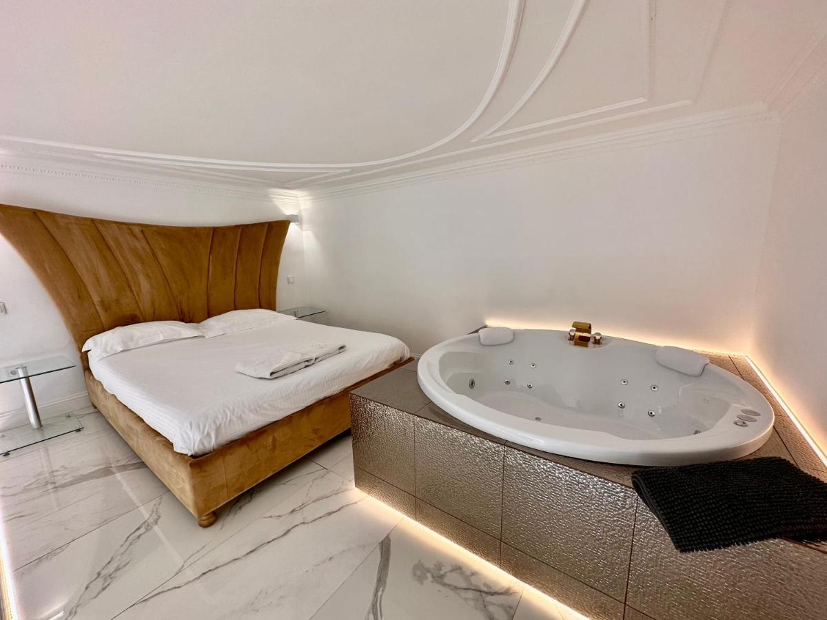 דירות בודפשט Jacuzzi Sinagoga View מראה חיצוני תמונה